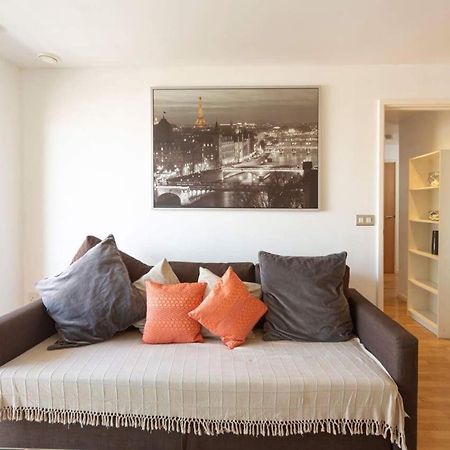 Room With Private Bathroom In A Modern Two Bedroom Two Bathroom Flat London Exteriör bild