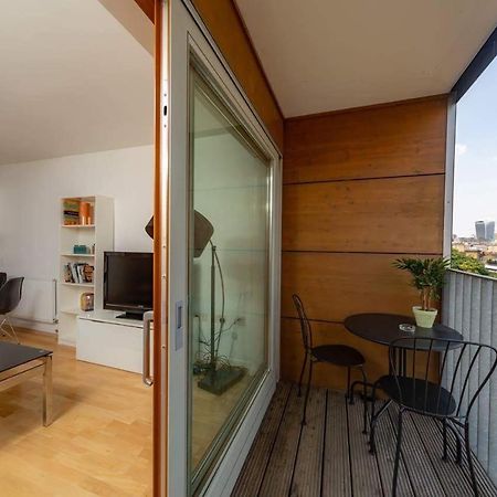 Room With Private Bathroom In A Modern Two Bedroom Two Bathroom Flat London Exteriör bild