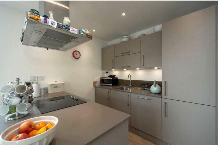 Room With Private Bathroom In A Modern Two Bedroom Two Bathroom Flat London Exteriör bild