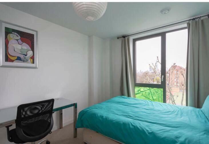 Room With Private Bathroom In A Modern Two Bedroom Two Bathroom Flat London Exteriör bild